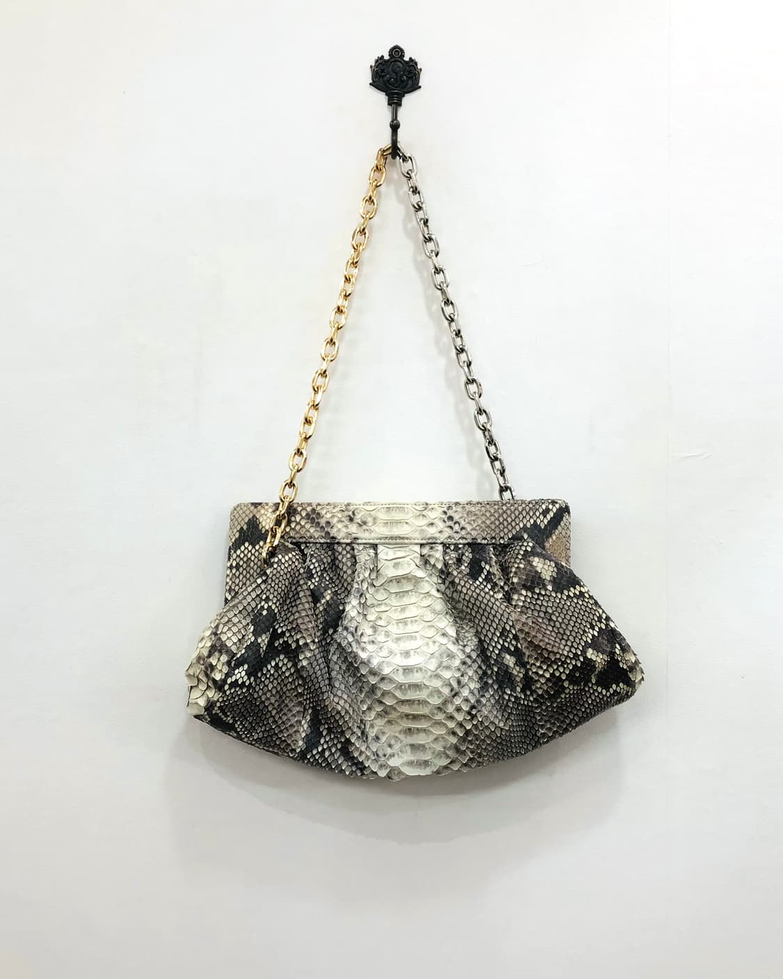 snakeskin texture chain shoulder bag 상품이미지4