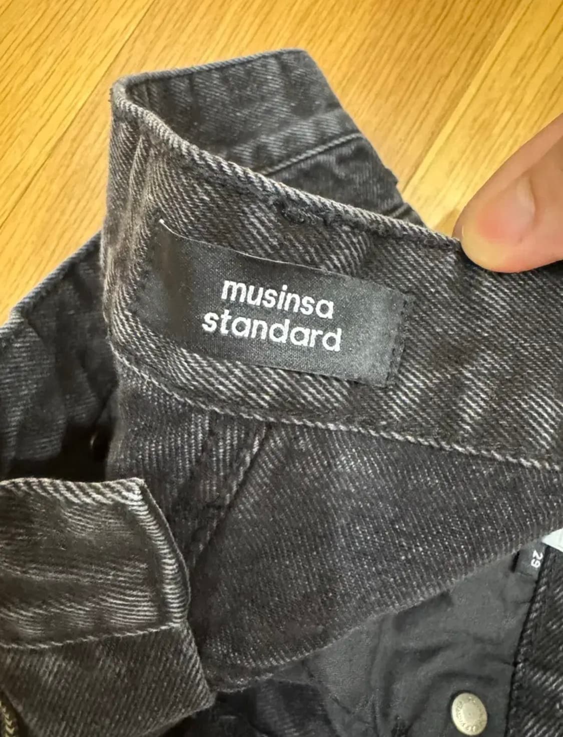 [29] 무탠다드 스트레이트 데님 워시드 블랙 상품이미지3