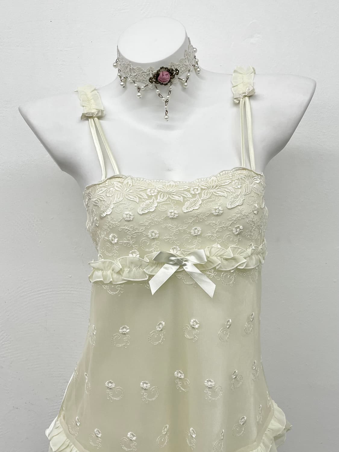 크림 러블리 자수 슬립 상품이미지2