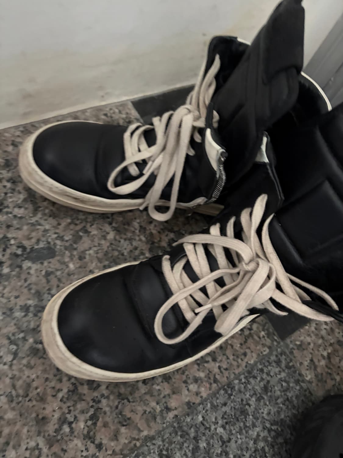 릭오웬스 모노크롬 39 1/2 싸게 팝니다 상품이미지1