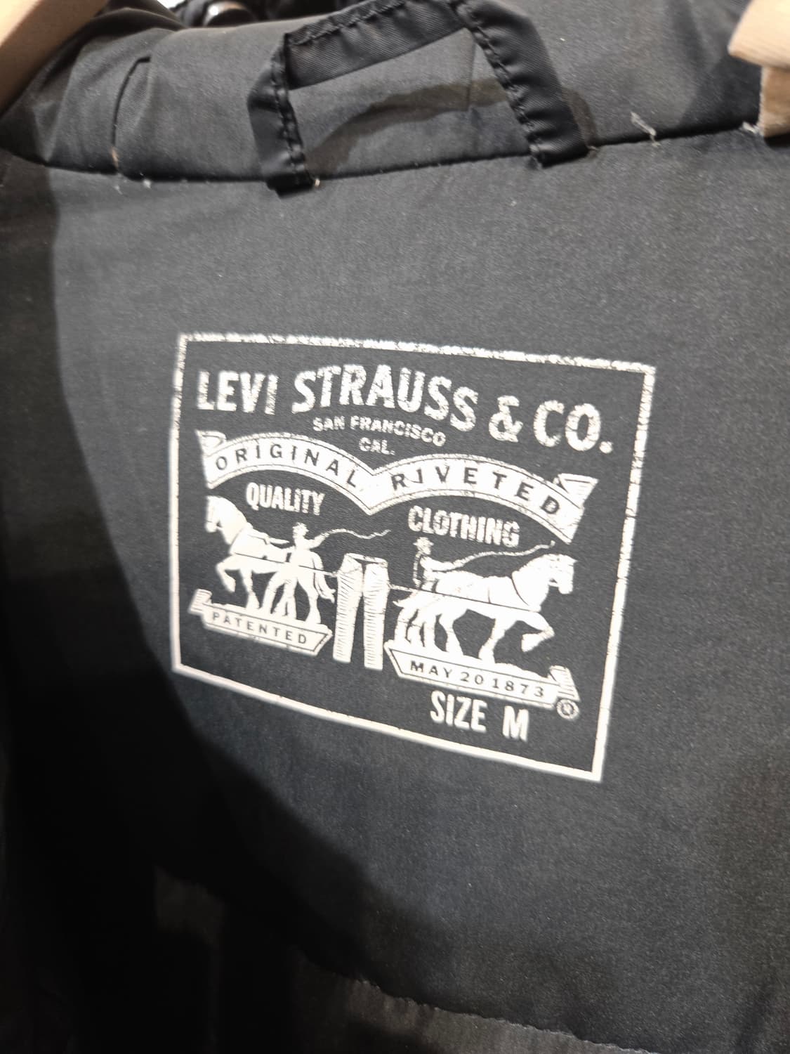 리바이스 덕다운 블랙 패딩_M 상품이미지5