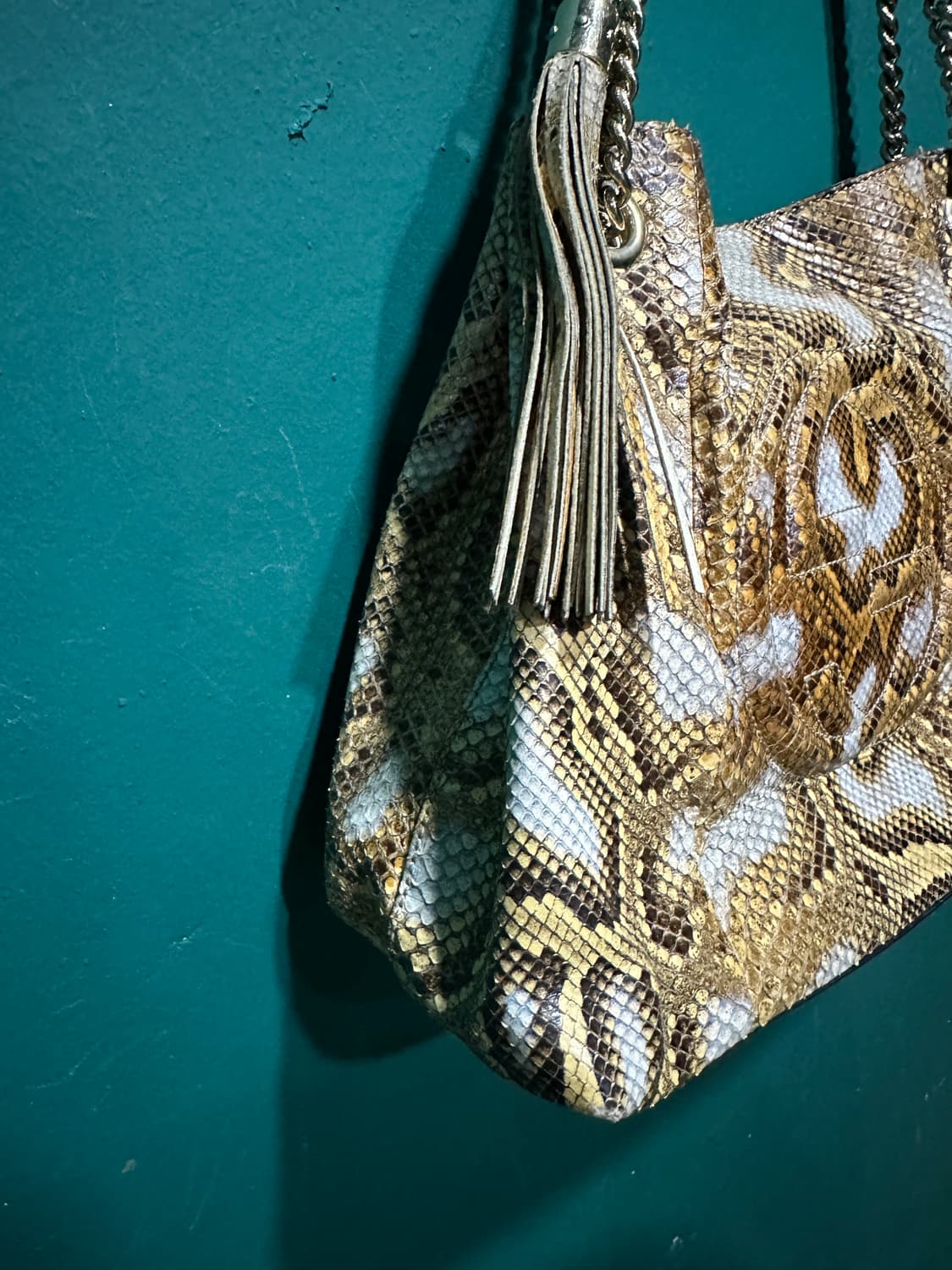 구찌 스네이크스킨 소호백 상품이미지4