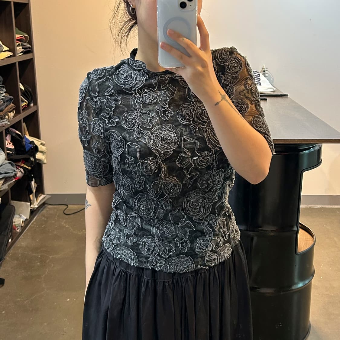블랙 플라워 mesh top 상품이미지4