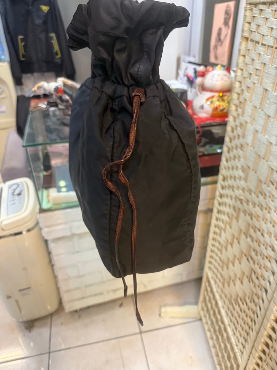 정품 프라다 나일론 복주머니 쇼퍼백 팝니다 상품이미지5