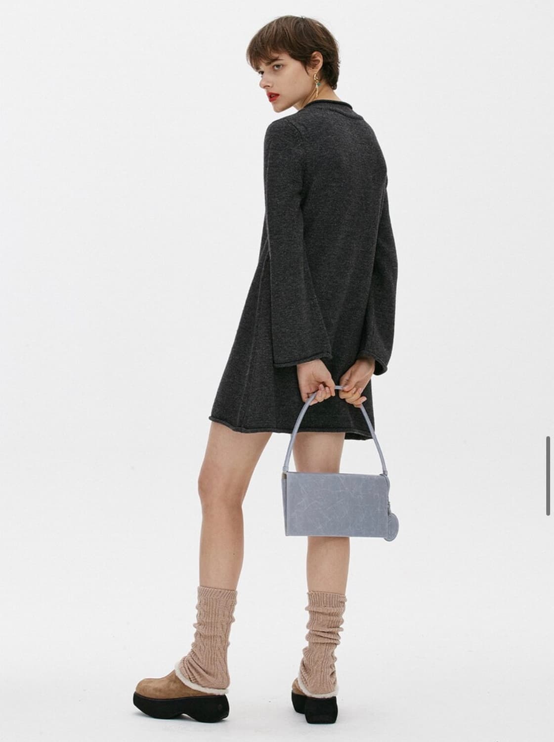 더오픈프로덕트 레이스업 브이넥 니트 원피스 상품이미지2