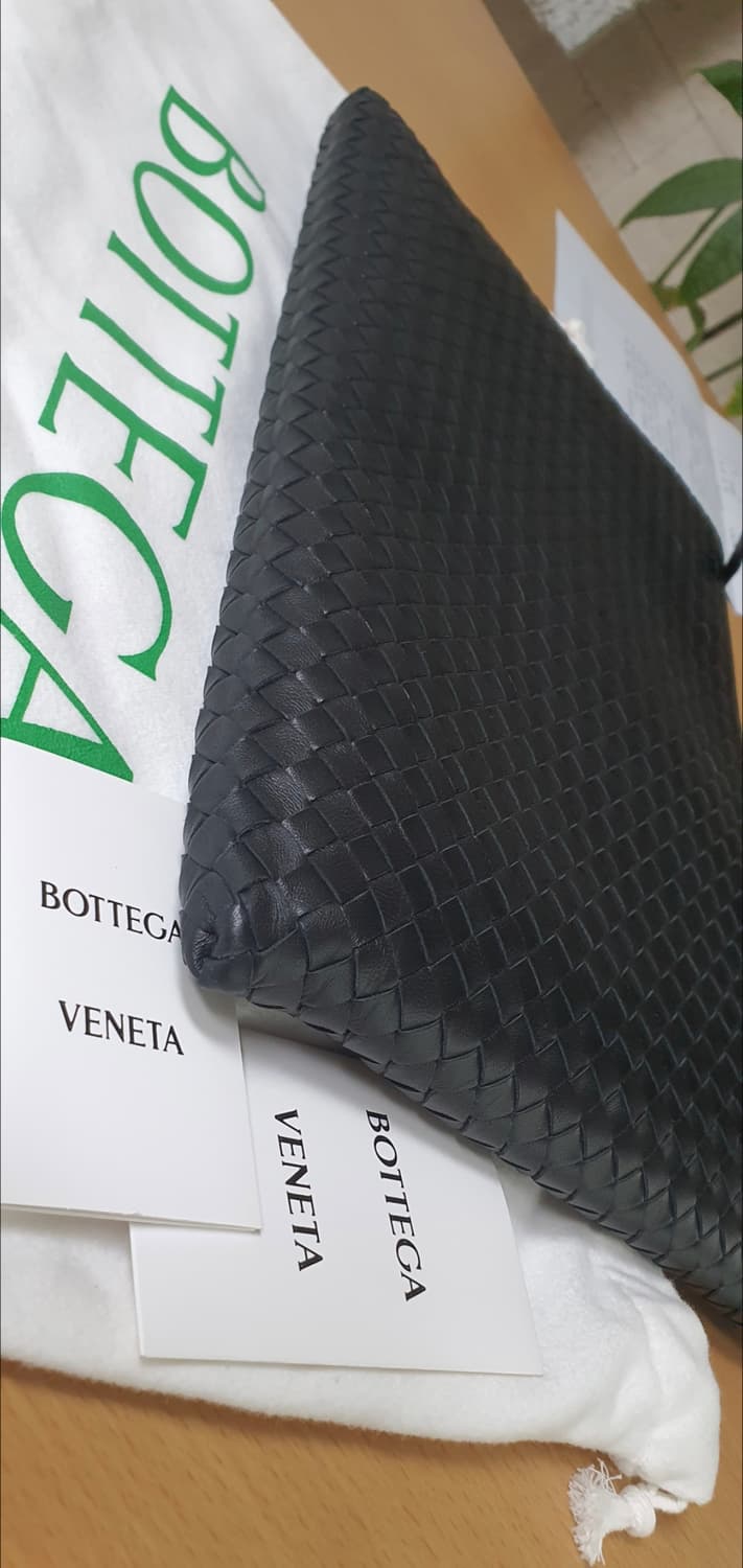 (미사용)보테가베네타 클러치/클러치백 라지 새상품급 정품(영수증O) 상품이미지7
