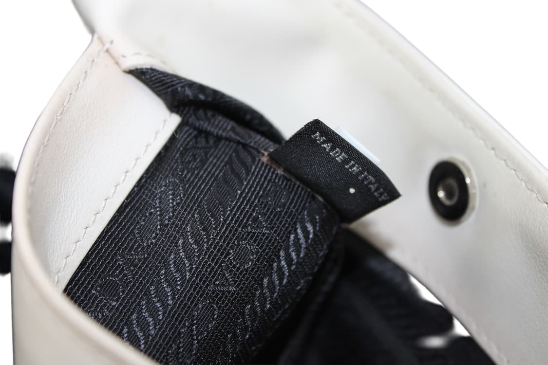 2000s 프라다 클레오 브러시드 레더 호보백 상품이미지10