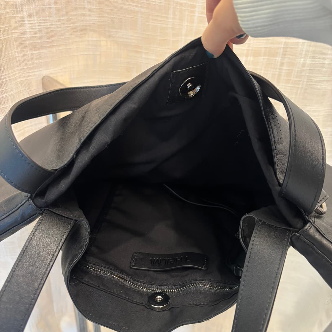 한섬 더일마 반달 숄더백     상품이미지7