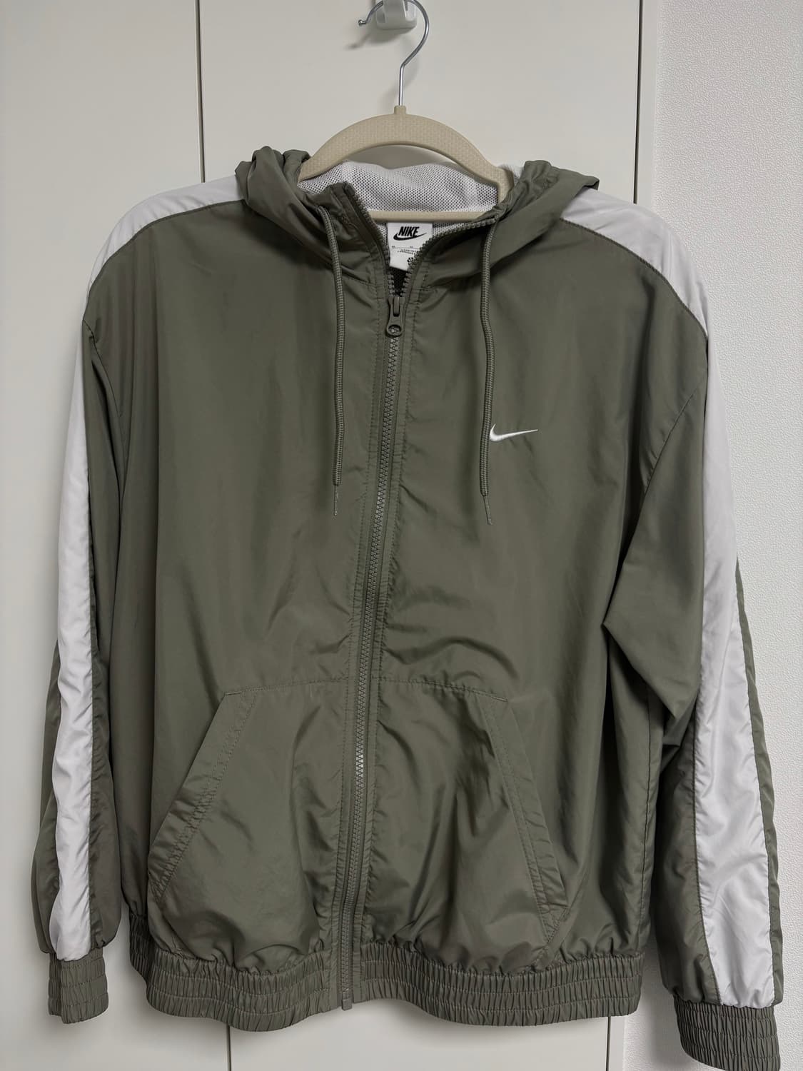 카키 나이키 바람막이 상품이미지3