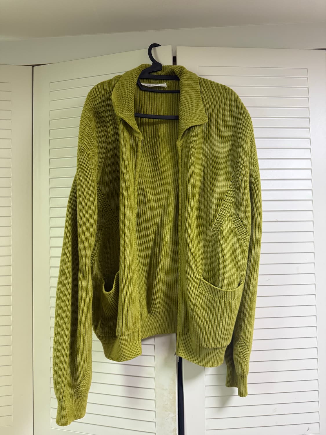 인템포무드 모노톤 풀 집업 니트_올리브 상품이미지3