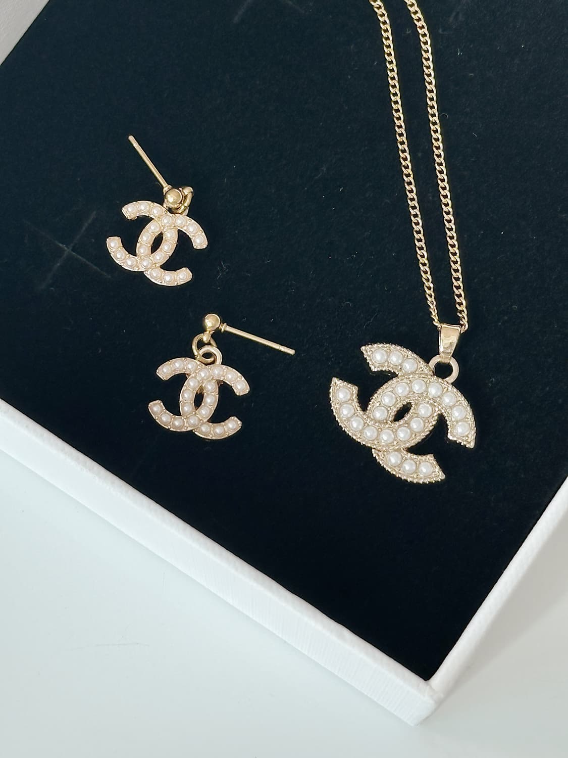 샤넬 진주로고 드롭 업사이클링 귀걸이 상품이미지5