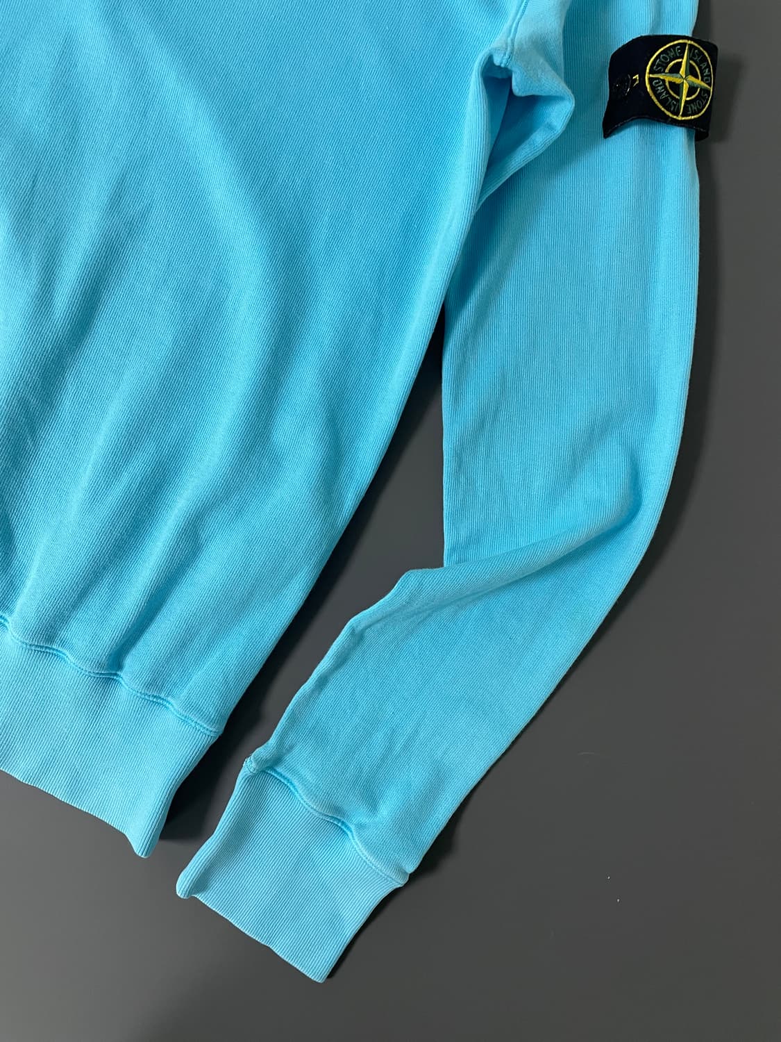 [M] 스톤 아일랜드 와펜 로고 패치 맨투맨 QR 상품이미지4