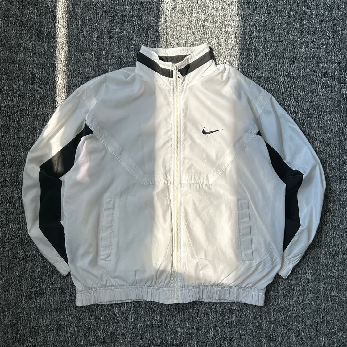 나이키 올드스쿨 빅로고 바람막이 상품이미지1