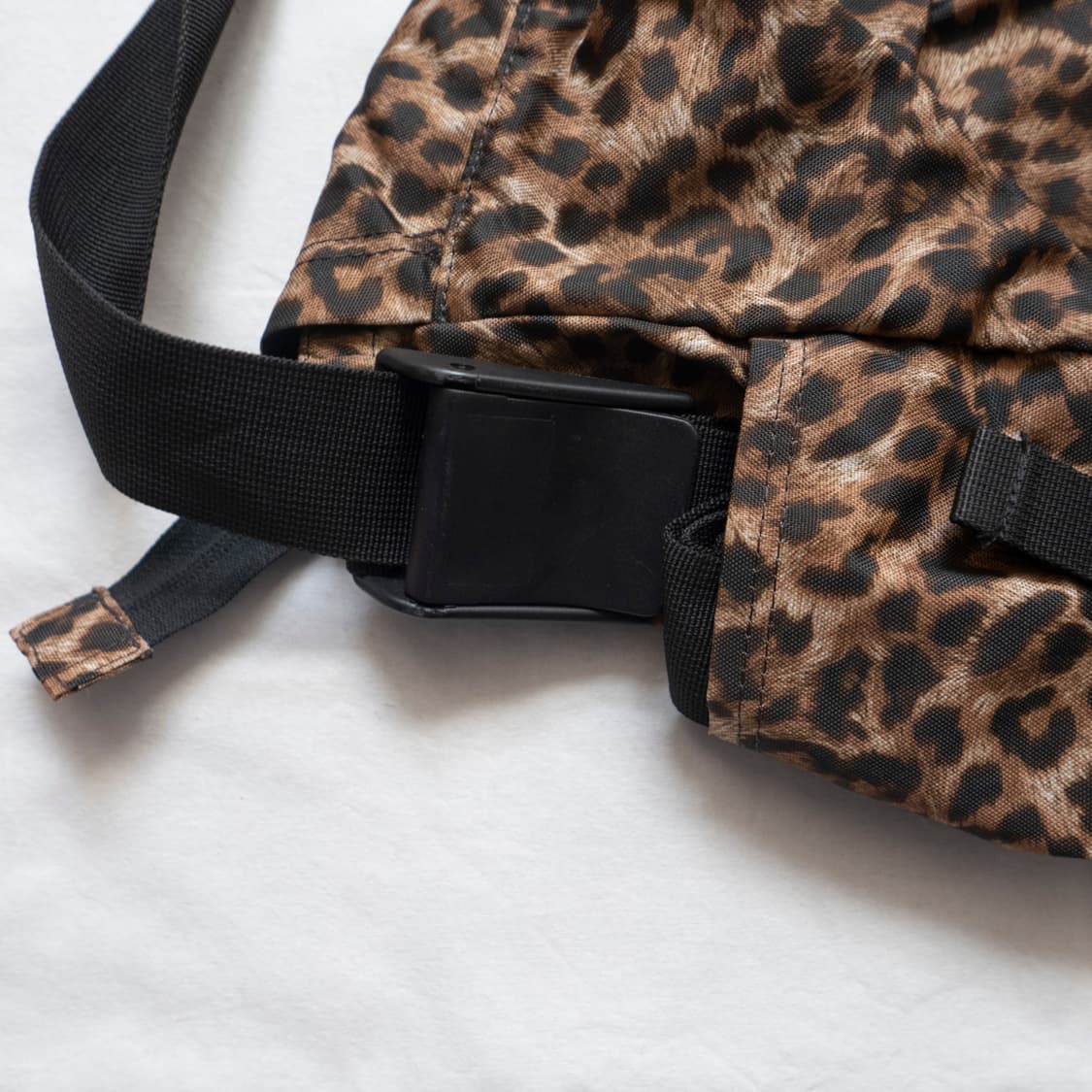 아웃도어 레오파드 메신저백 상품이미지9