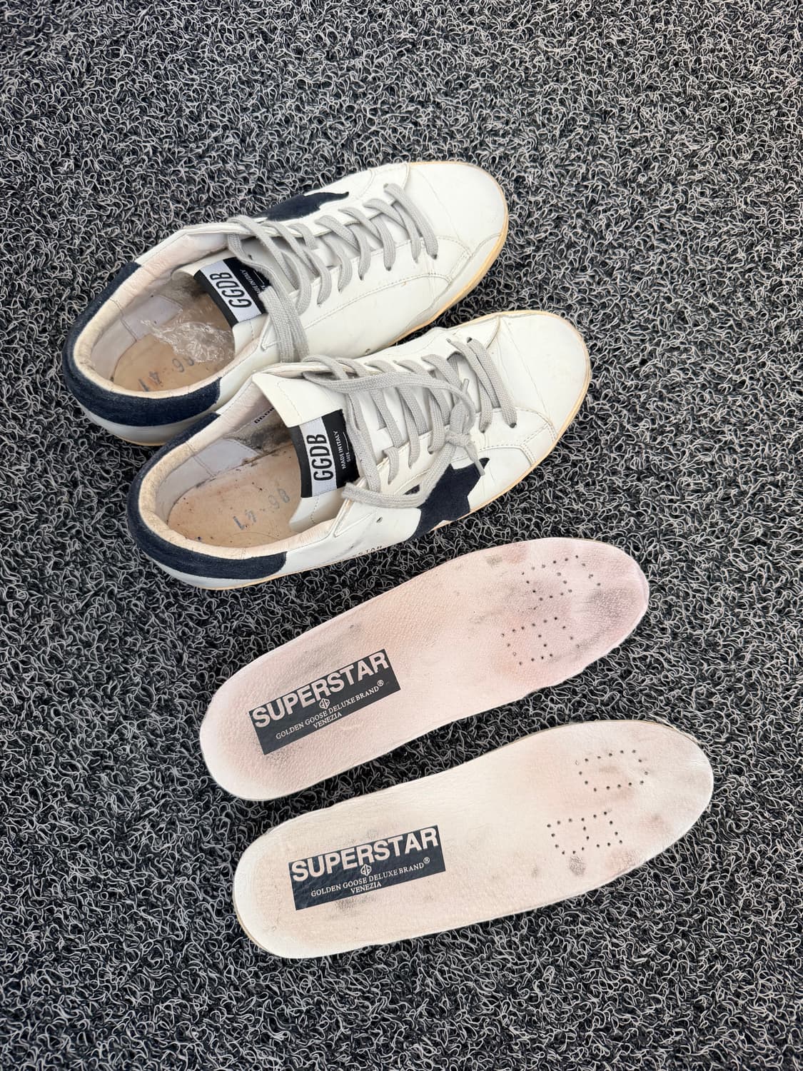 골든구스 슈퍼스타 화이트 네이비 스니커즈 270 상품이미지5