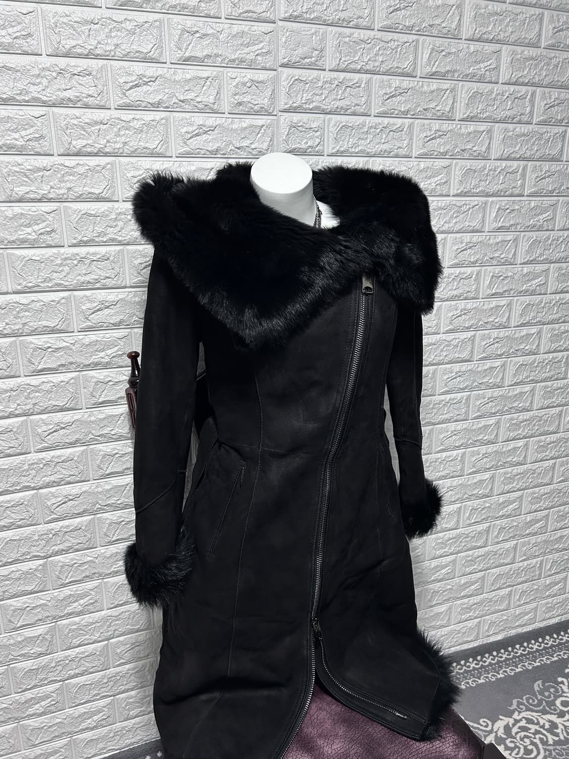 비대칭 시어링 후디 레더 롱 코트 상품이미지6