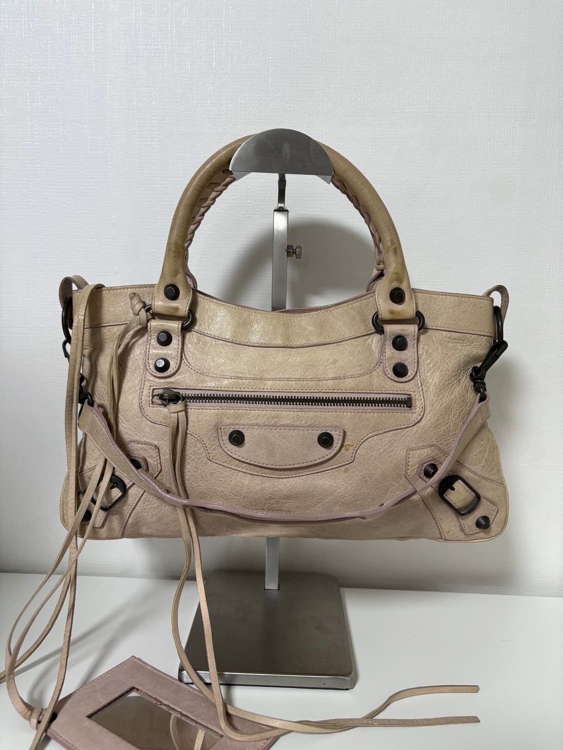 발렌시아가 퍼스트 모터백 베이지 상품이미지1