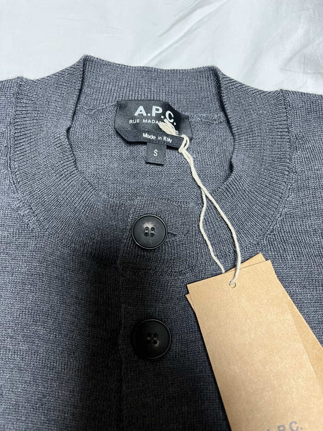 A.P.C 아페쎄 라운드넥 그레이 가디건 상품이미지3