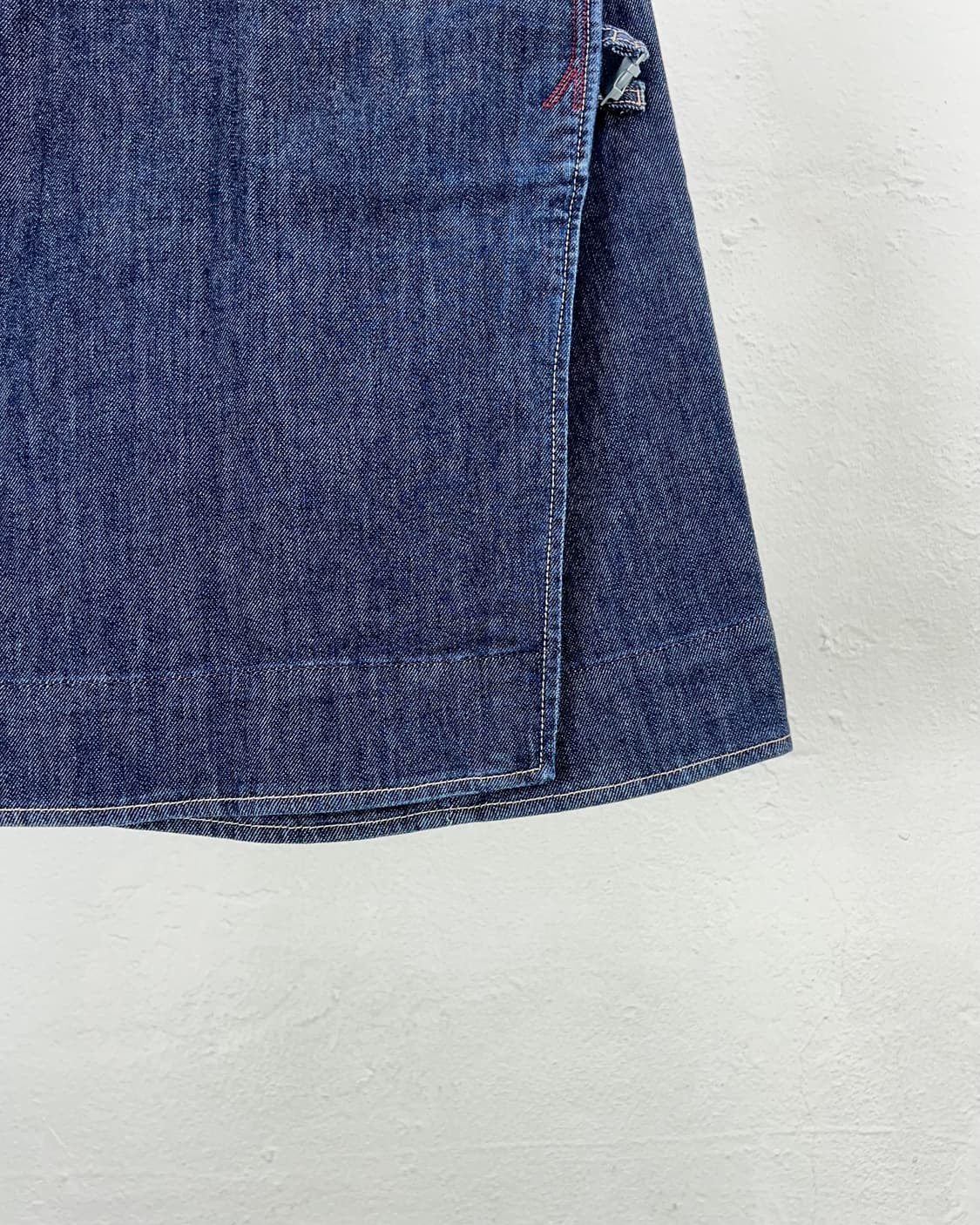 리바이스 엔지니어드 진스 진청 컷아웃 데님 스커트 상품이미지5