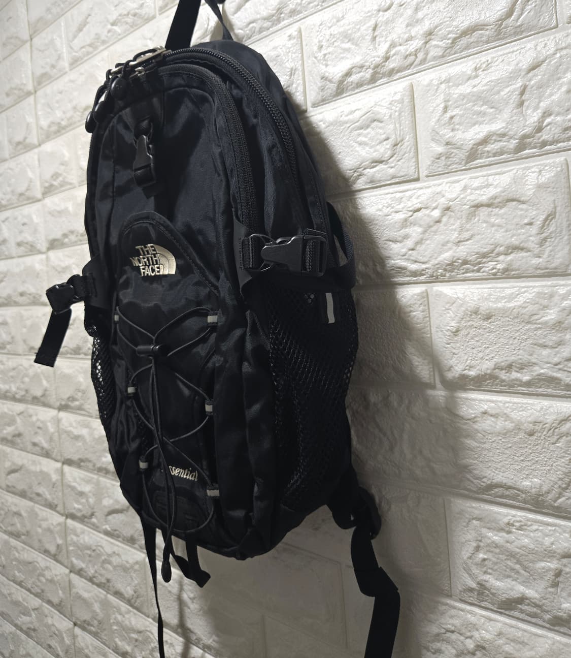 노스페이스 에센셜 스트링 테크웨어 백팩 20L 상품이미지4