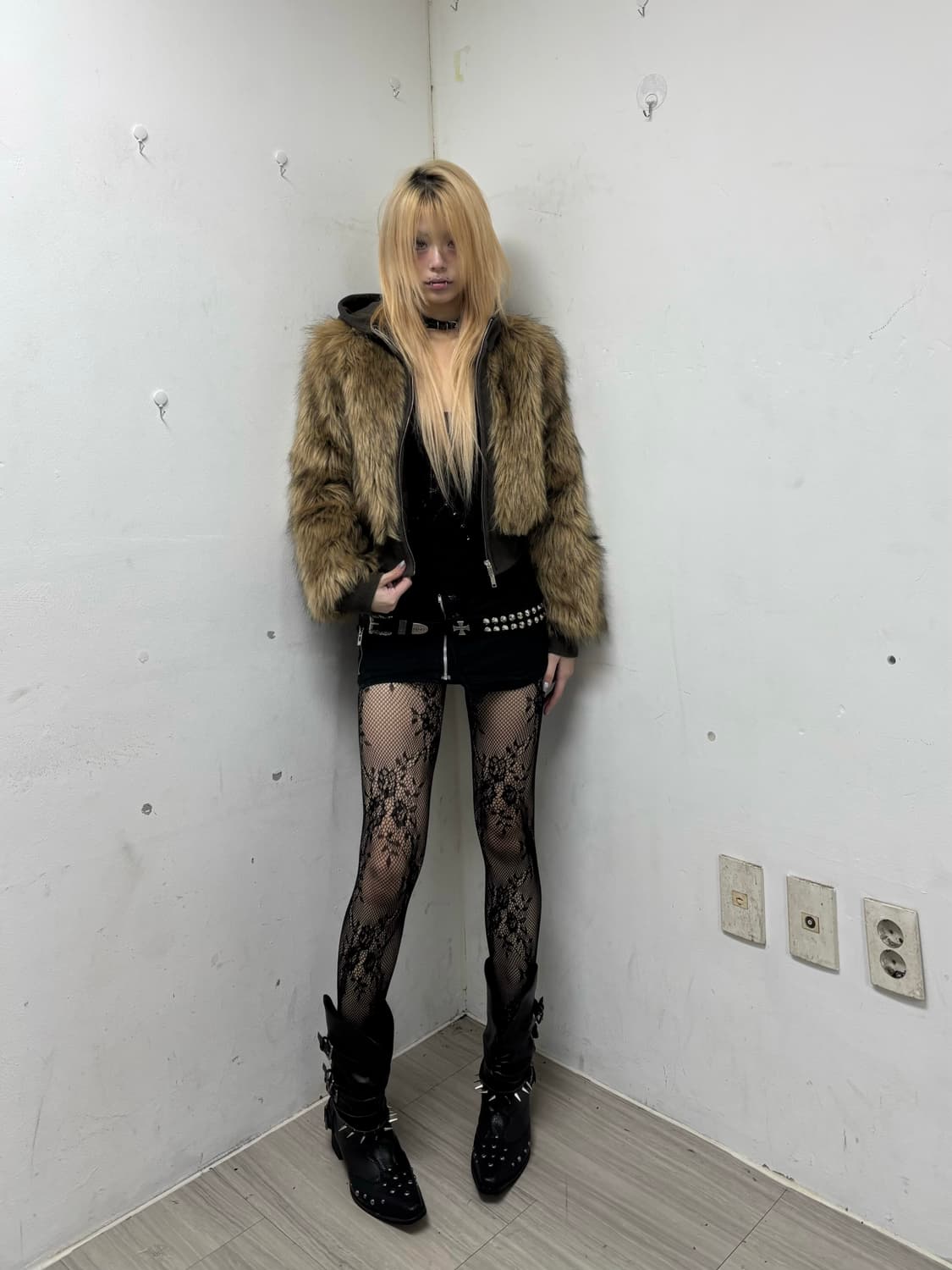 [NACHE]24FW Hoodie Crop Fur Jacket Khaki 상품이미지2