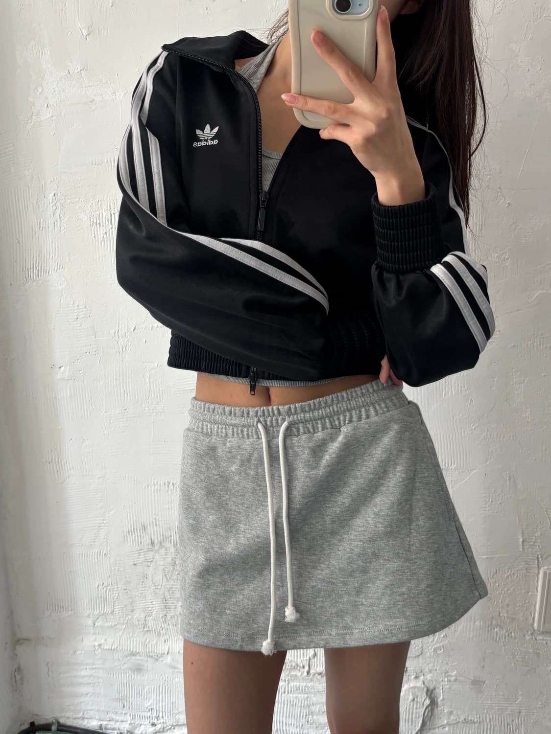 Adidas 아디다스 블랙 컬러 크롭 트랙 자켓 상품이미지2