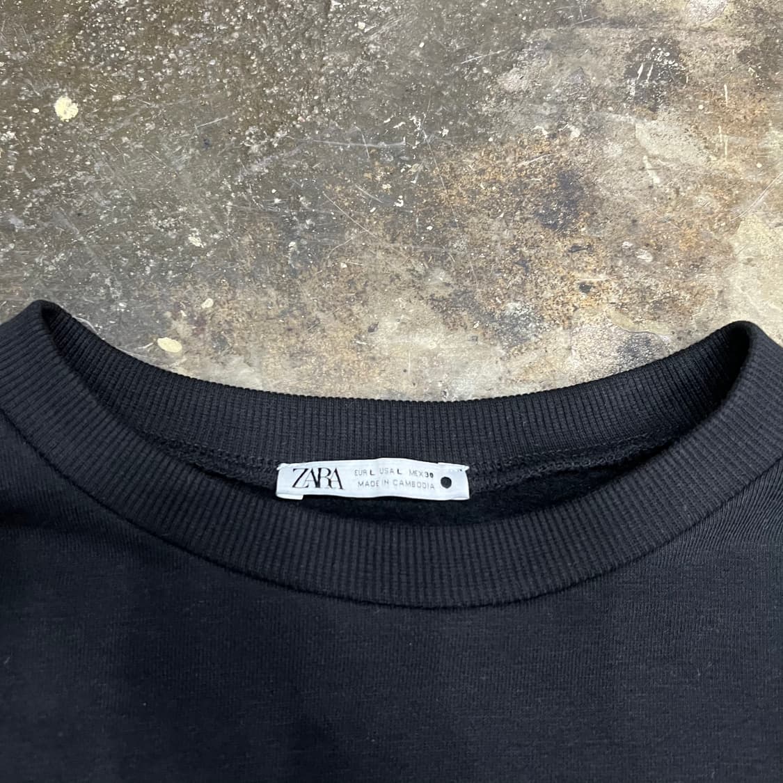 L) ZARA 자라 큐빅 스터드 오버핏 크롭 맨투맨티셔츠 맨투맨티 상품이미지3