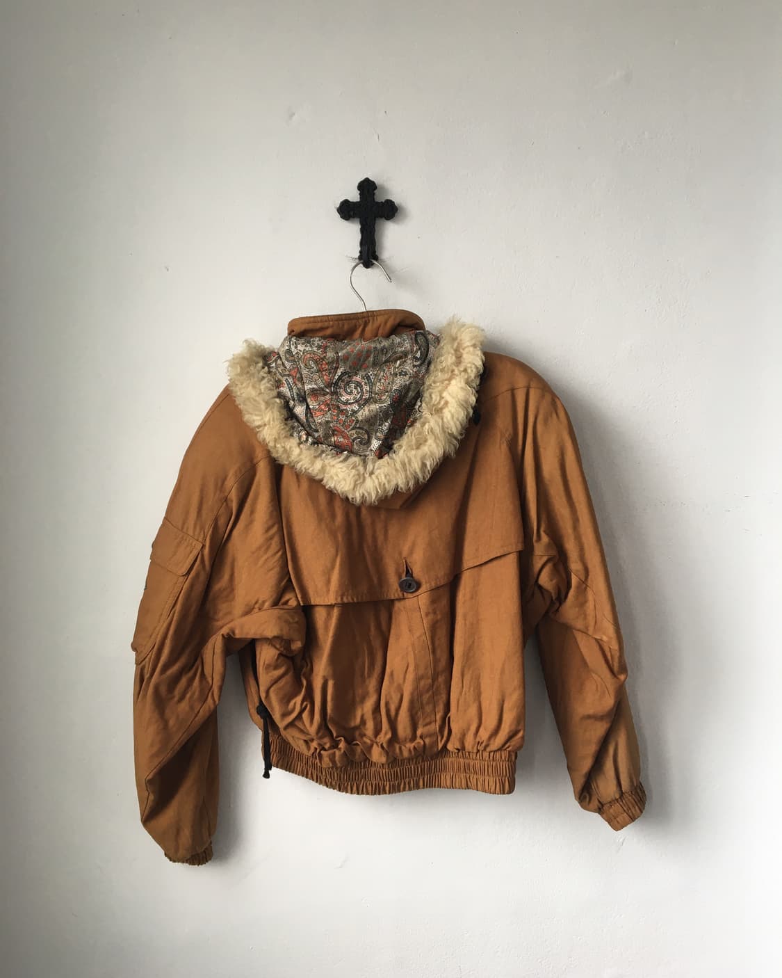 Fake fur hood bomber jacket 상품이미지3