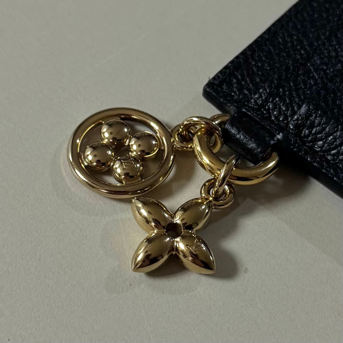 [백화점판/당일출고]루이비통 앙프렝뜨 참 카드지갑 상품이미지3