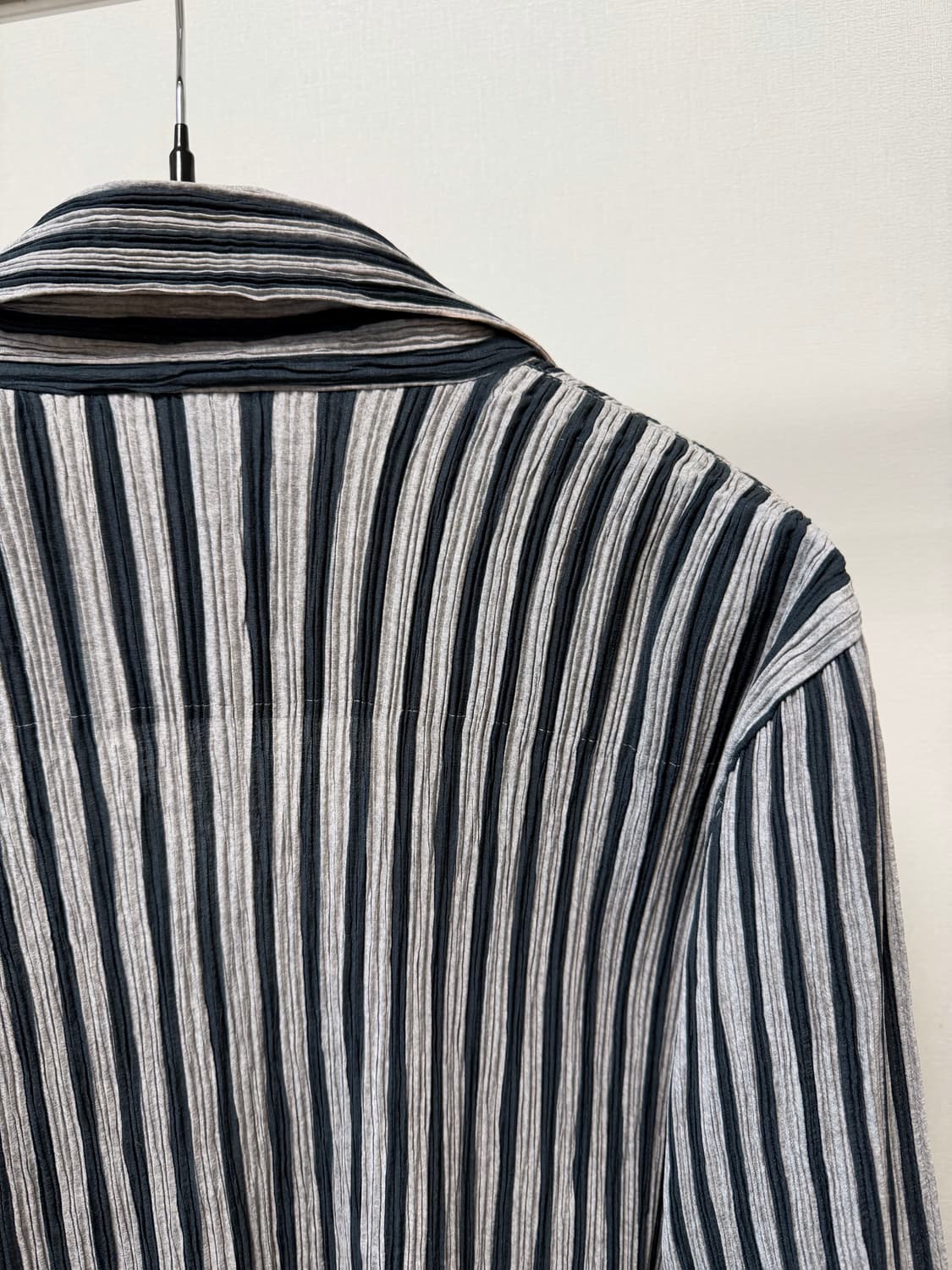 ISSEY MIYAKE FETE Striped Pleated jacket 상품이미지6