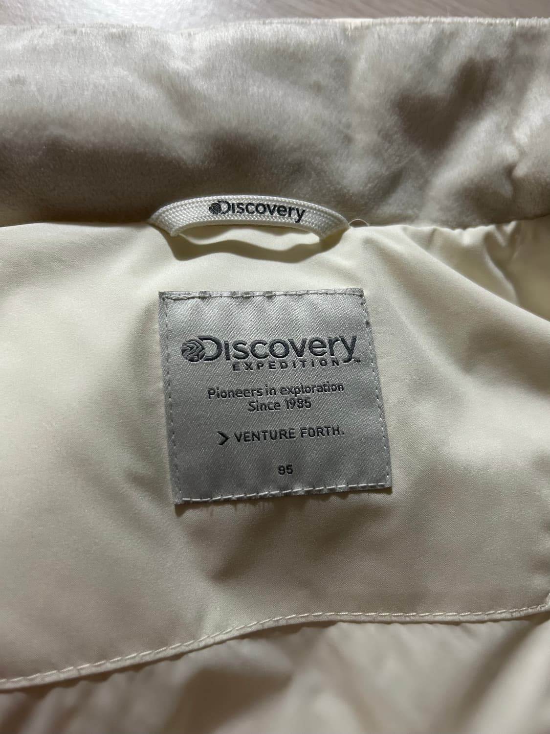 디스커버리 여성 반슬리 RDS 다운 숏패딩 아이보리 상품이미지5