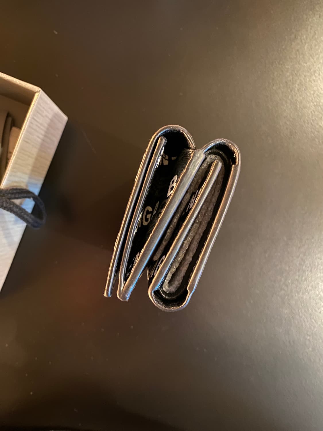 발렌시아가 트리폴드 반지갑 상품이미지2