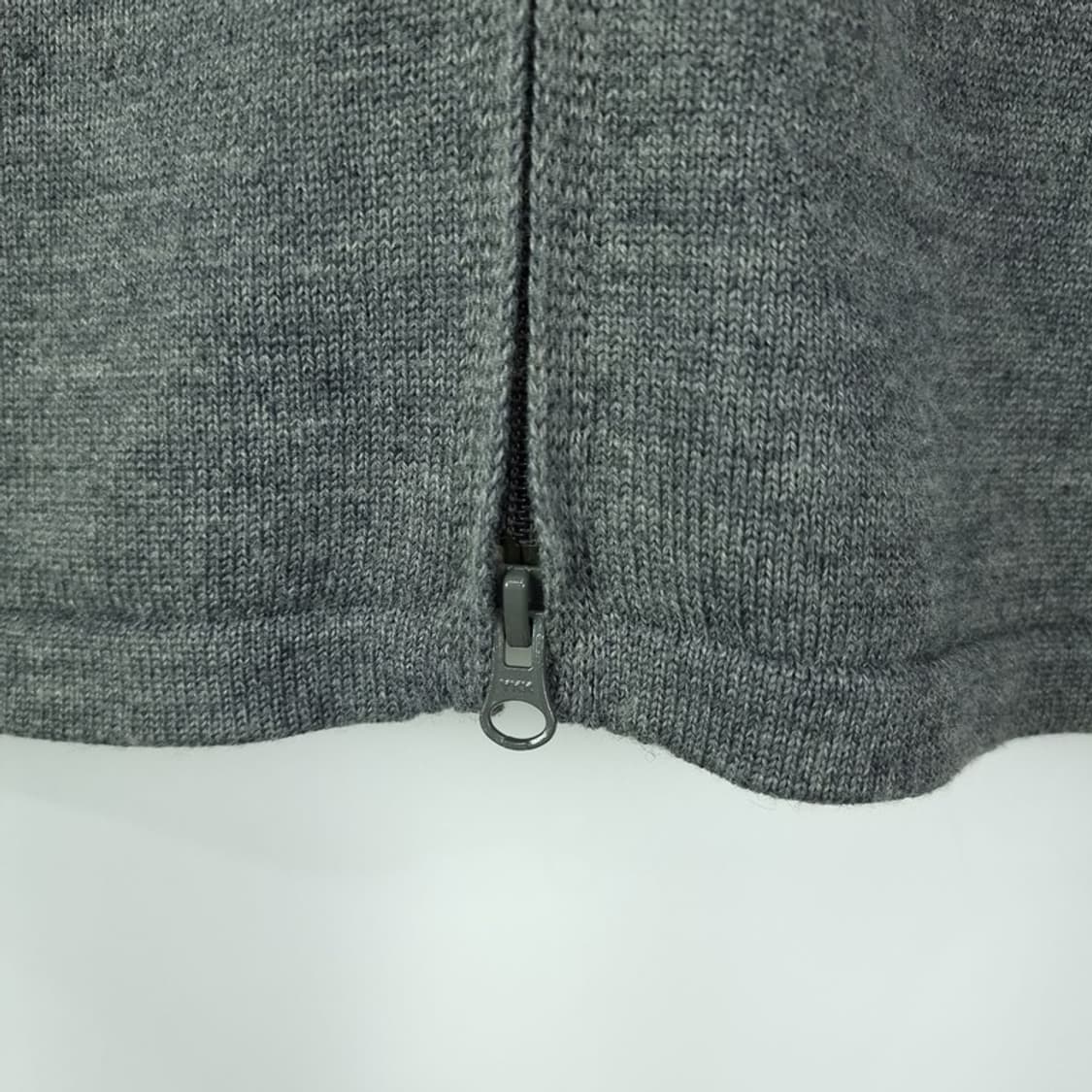 [아르마니] 사이드라인 카라리스 슬림핏 니트 집업 가디건 P01526 상품이미지7