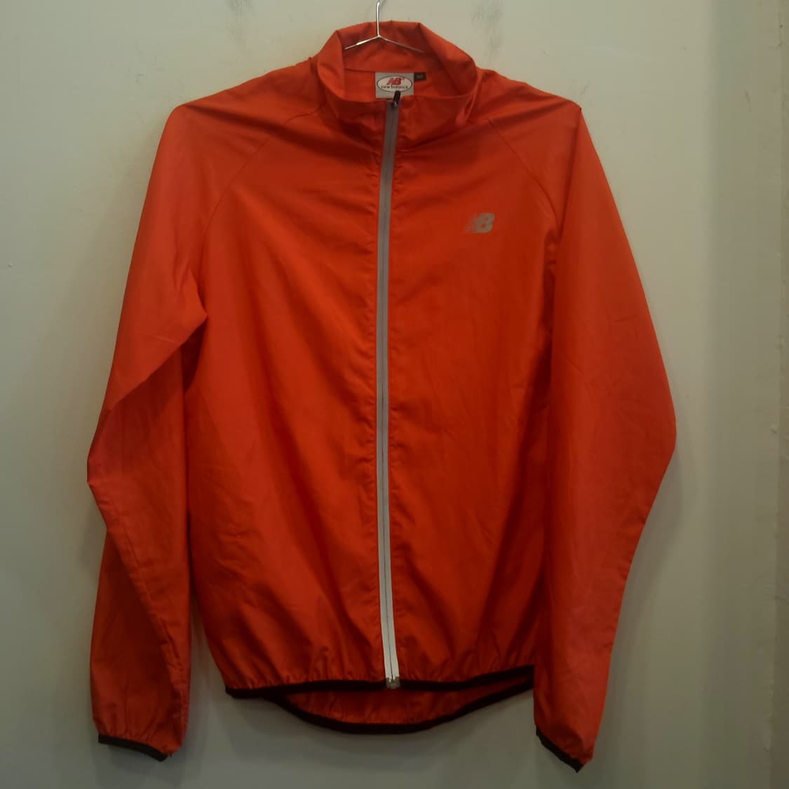 뉴발란스 러닝 경량 바람막이 상품이미지2