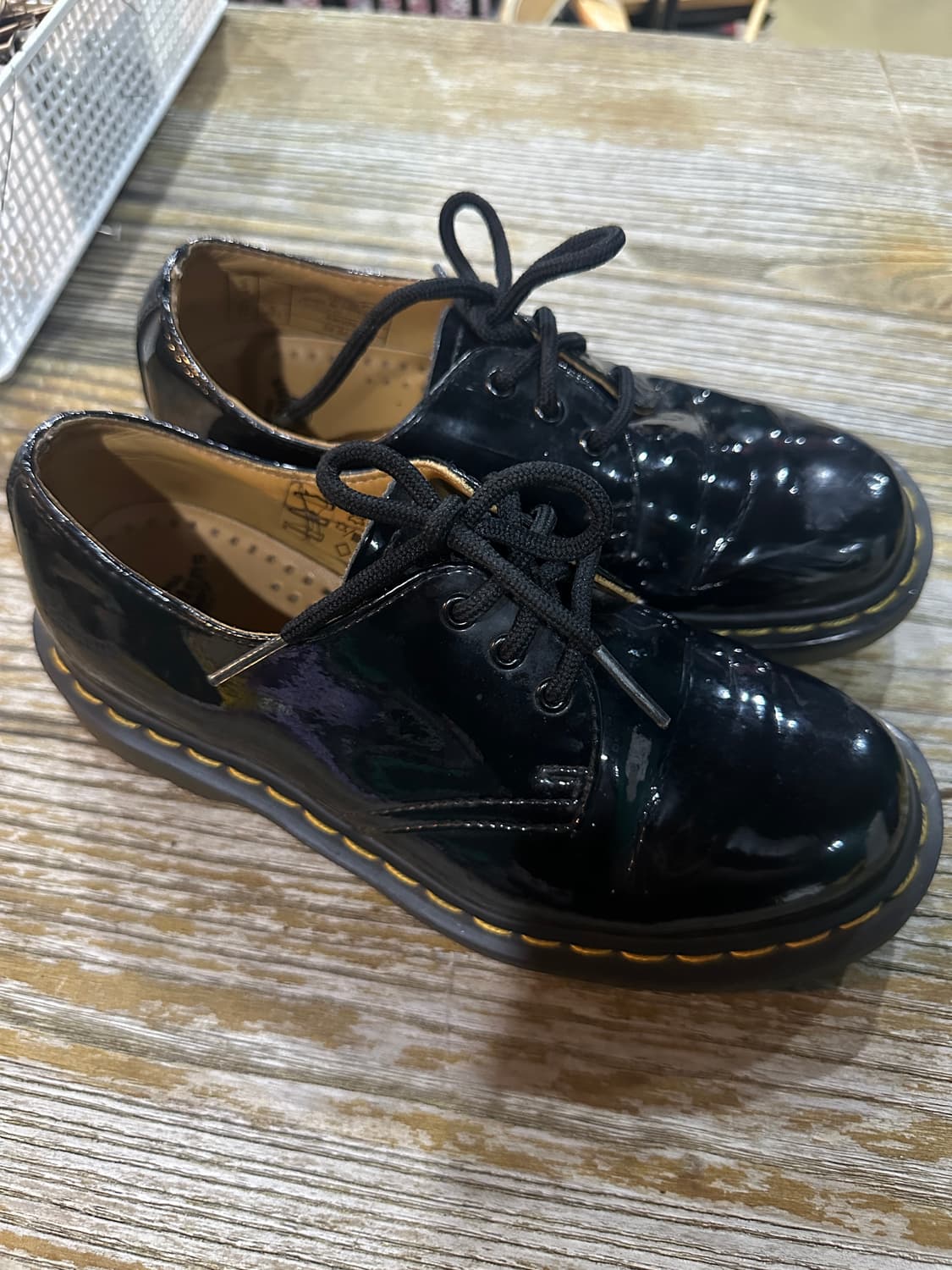닥터마틴 3홀 에나멜 더비슈즈 220 상품이미지2