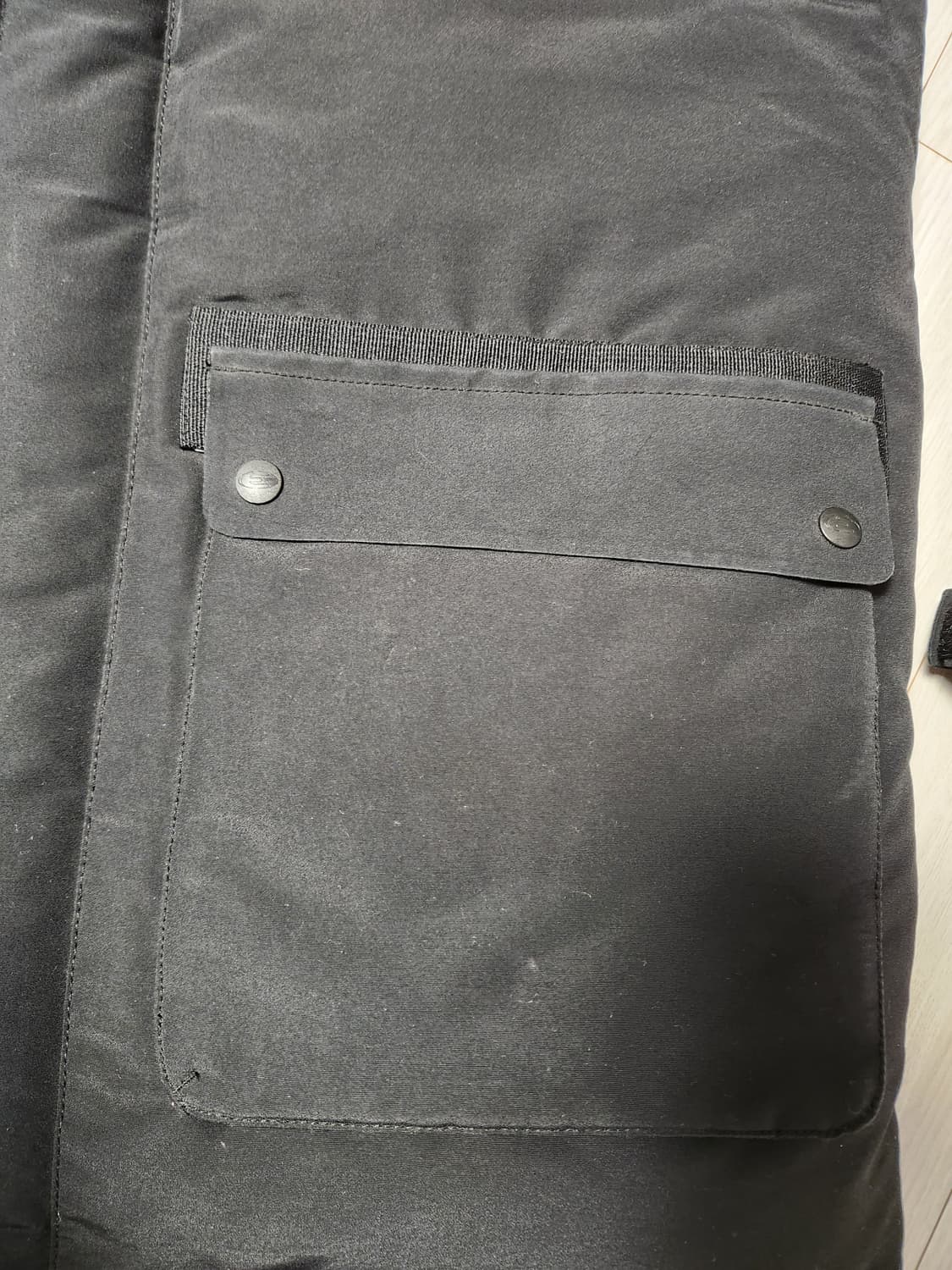 아이더 카라스3 다운패딩 자켓 사이즈90(s)

사용감 외에 오염하자없이 상품이미지8