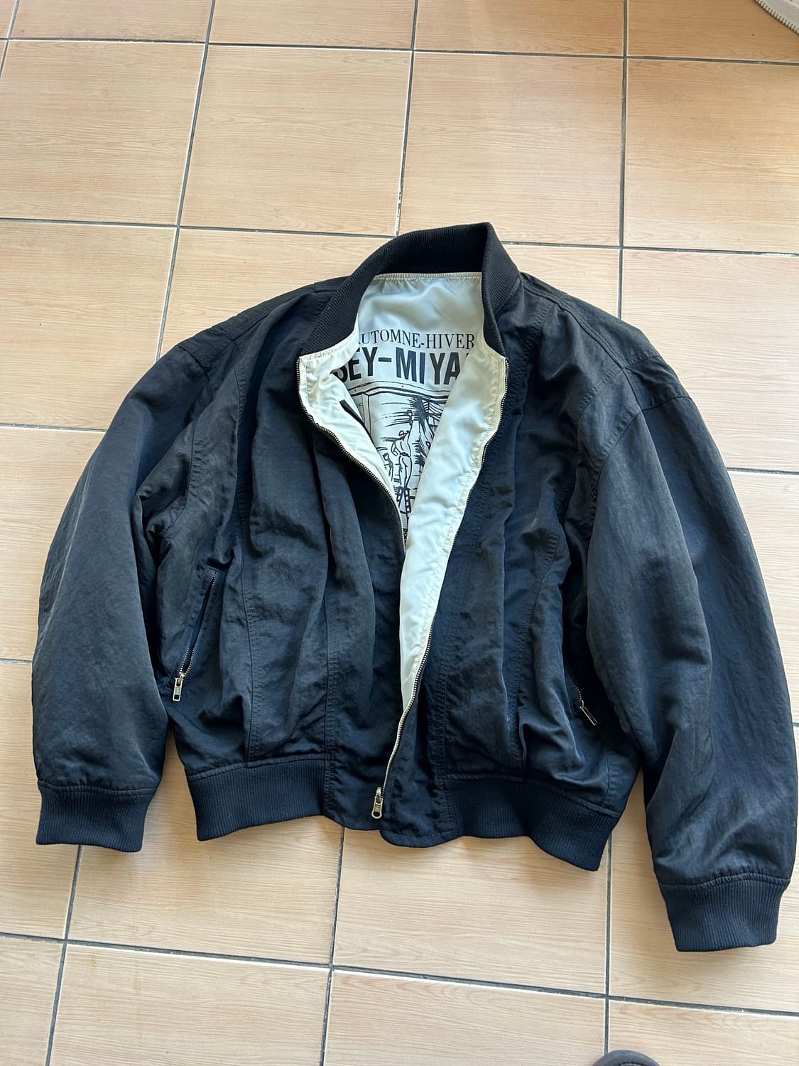 88FW 이세이미야케 스태프 봄버자켓 상품이미지1