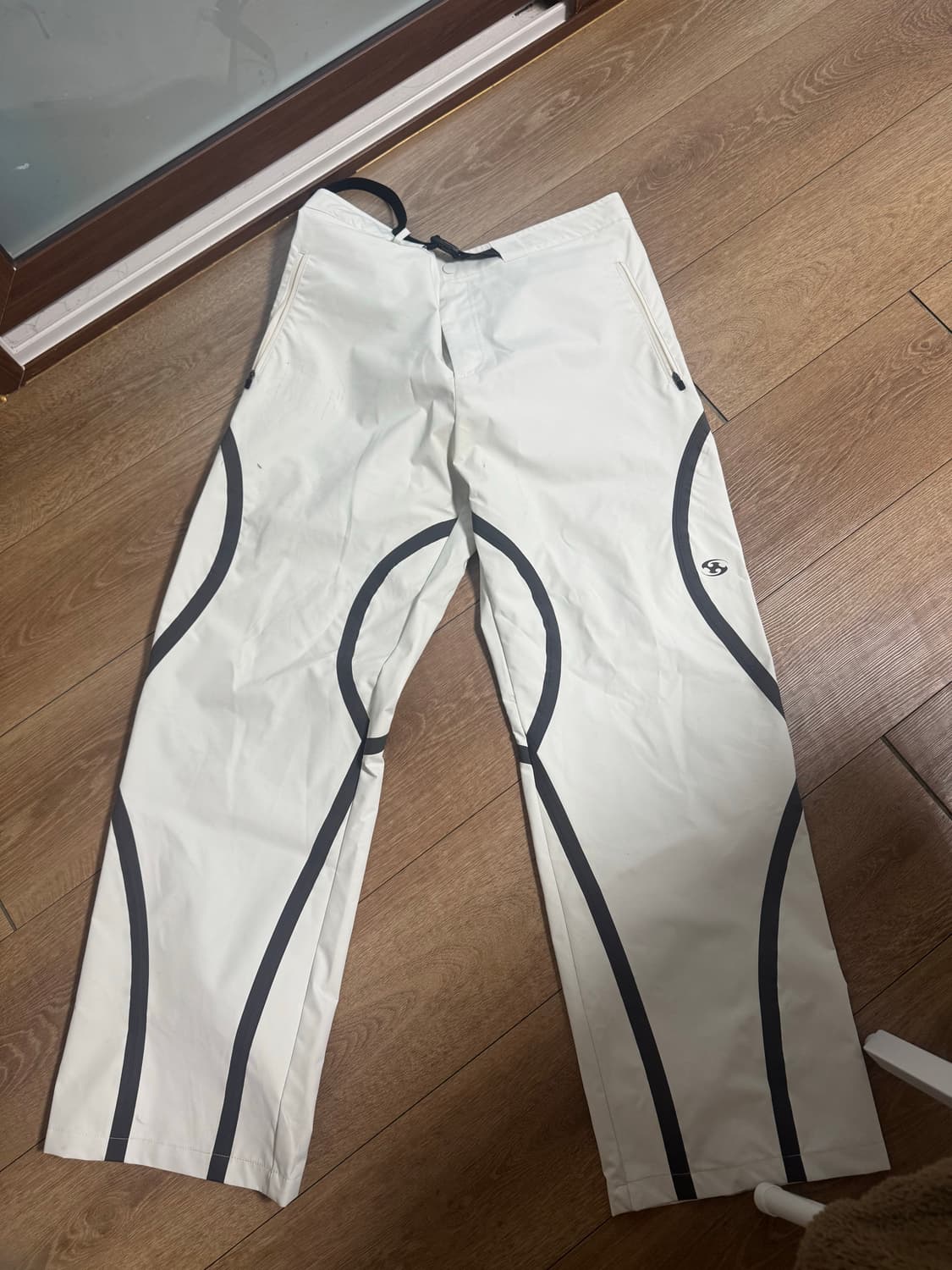 산산기어 윈드블록팬츠 화이트 3사이즈 팝니다 상품이미지1