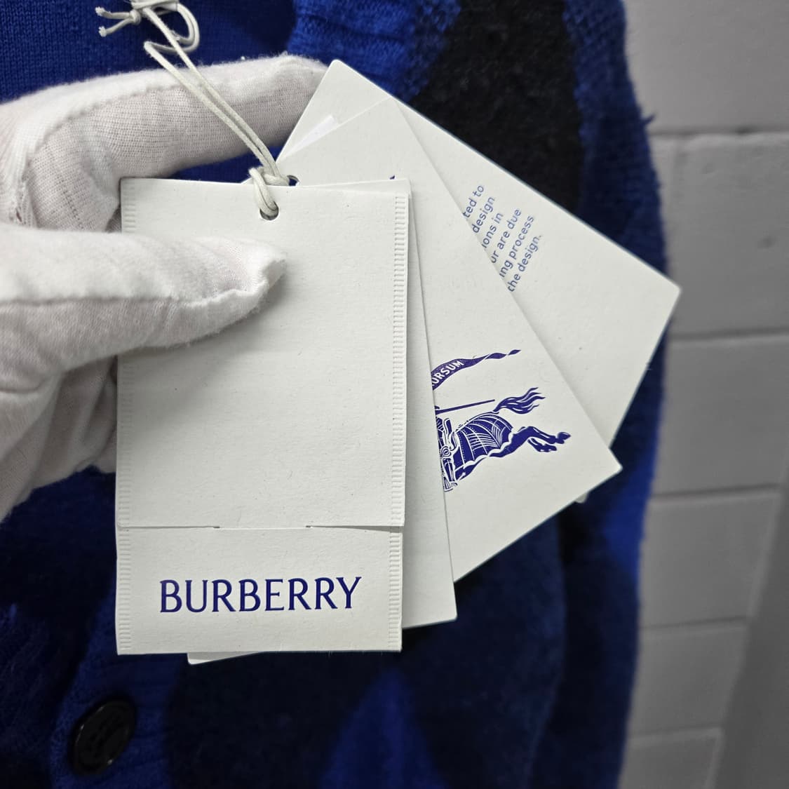 새상품 / 버버리 체크 울 가디건 M 상품이미지4