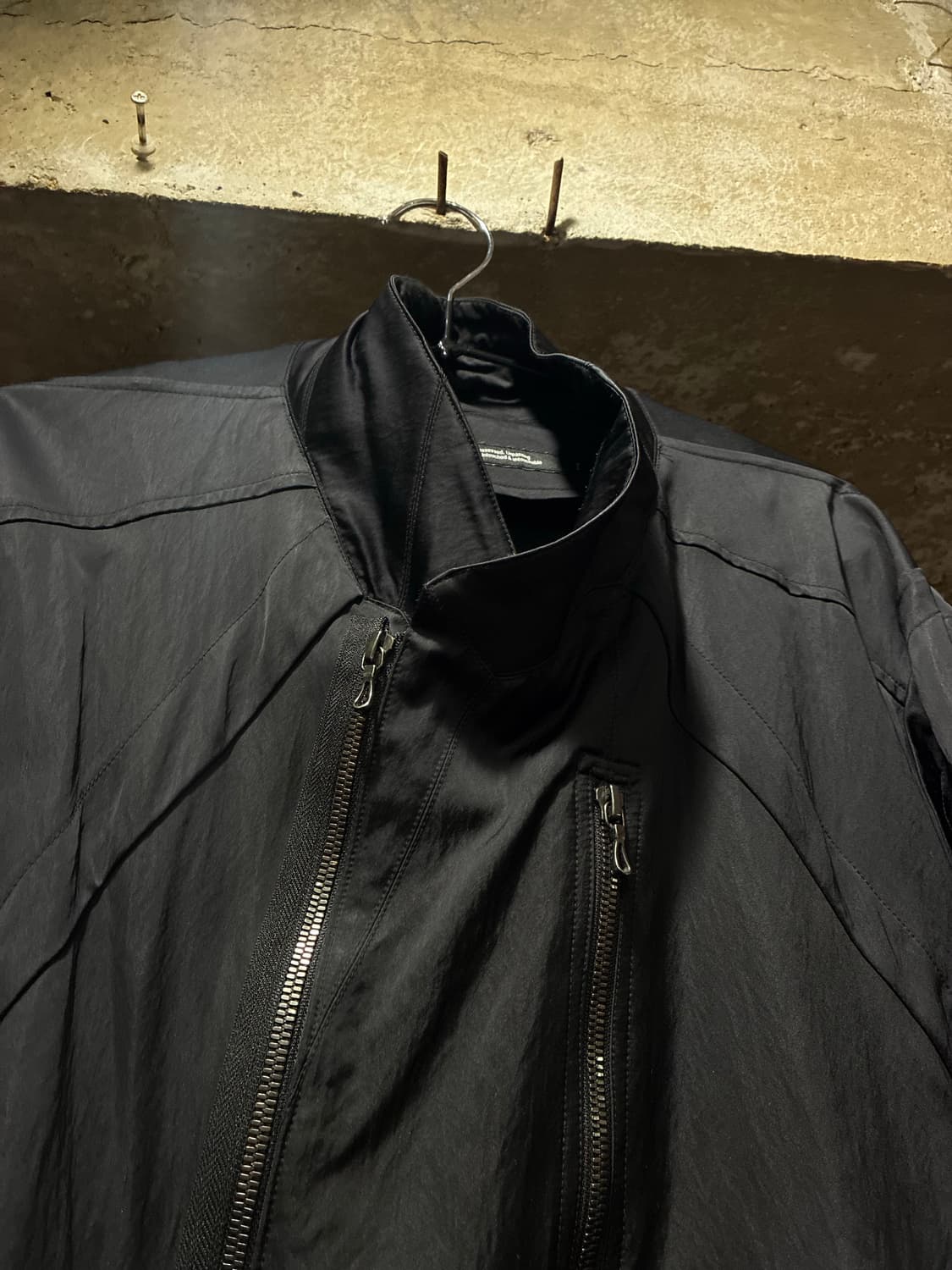 Julius 23ss 율리우스 사선 오버핏 하이넥 자켓 상품이미지2