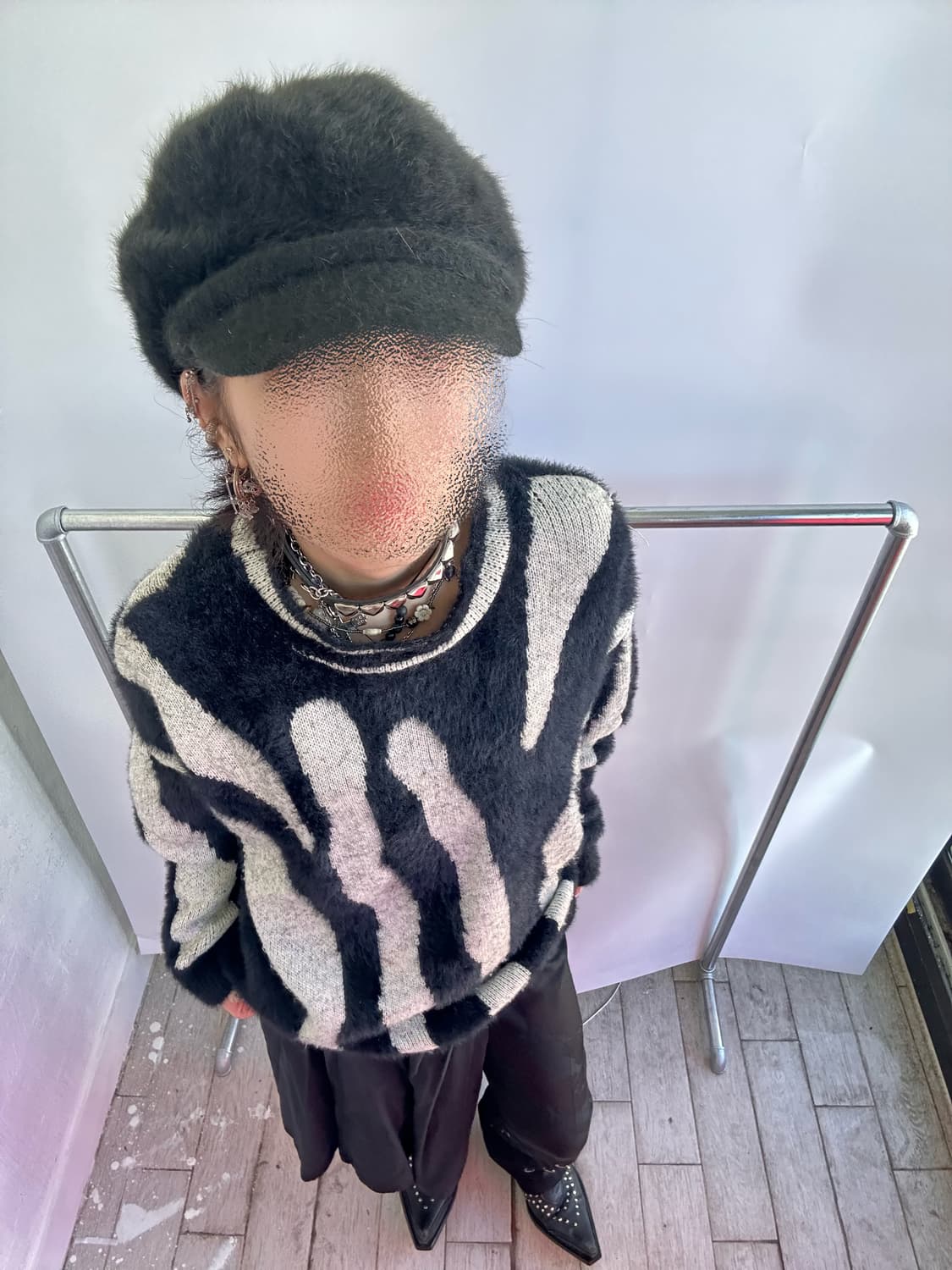pattern point hairy over-fit knit 상품이미지1