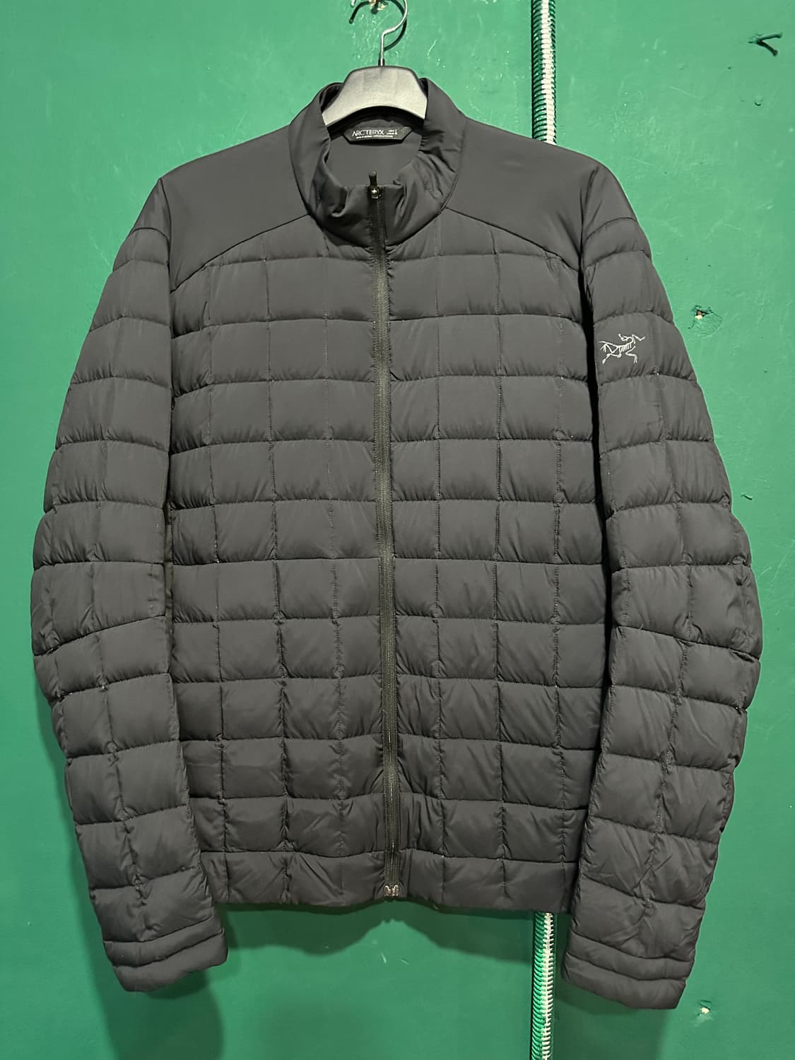 아크테릭스 매장판 경량패딩 L 상품이미지1