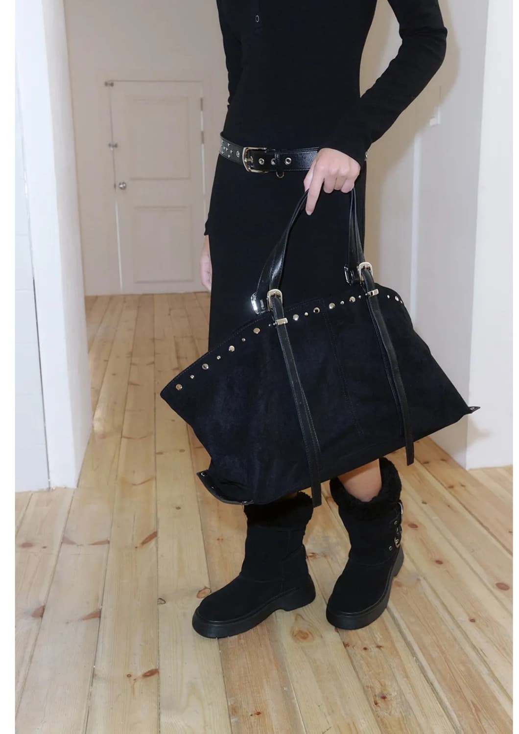 기호 기준 콜라보 Veyra Stud Bag 블랙 상품이미지1