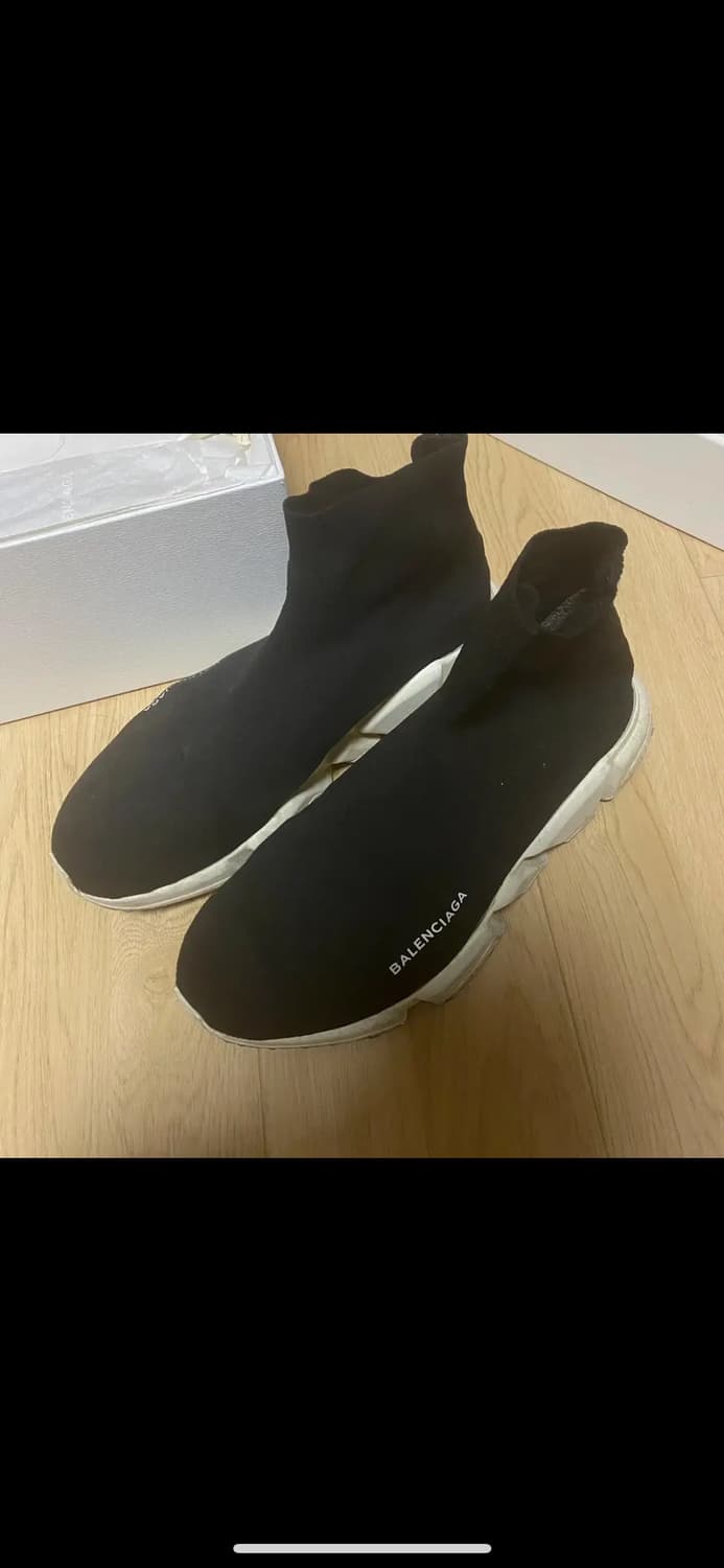 발렌시아가 스피드러너 42e팝니다 상품이미지1