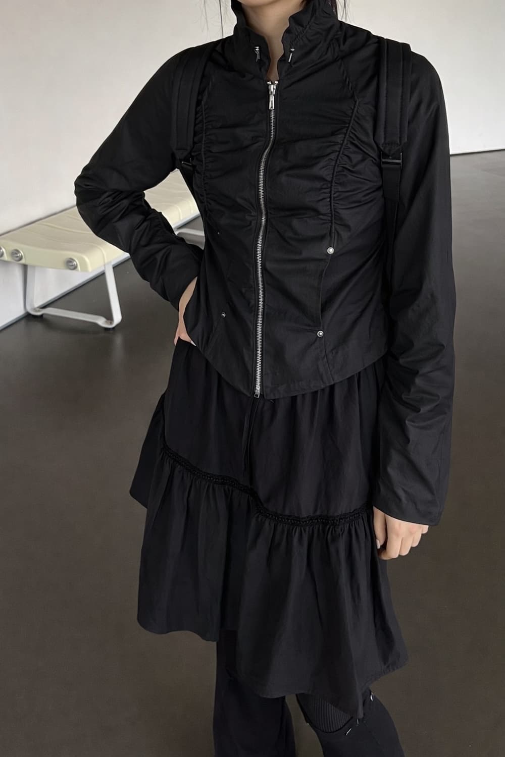 셔링 하이넥 바람막이 자켓 상품이미지2