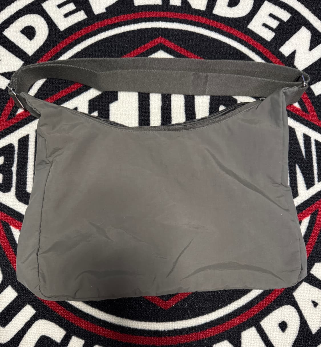 지유 숄더 크로스바디 백 그레이 상품이미지2