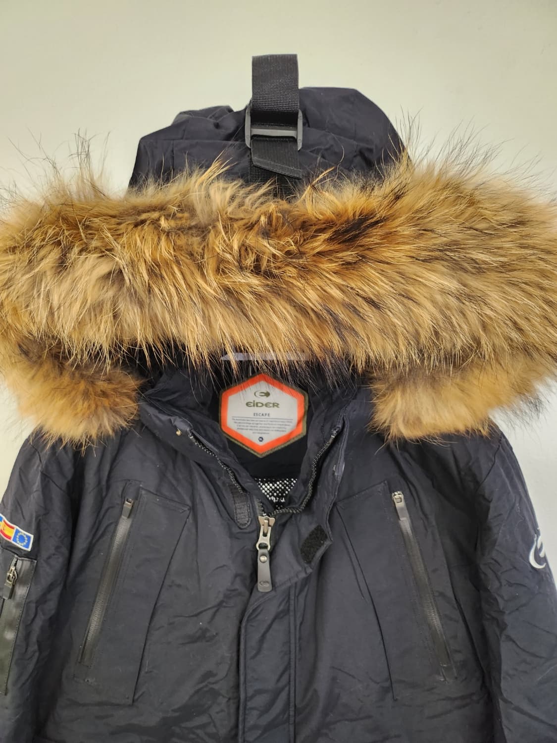 아이더 남성 크롭 다운패딩 너구리털 상품이미지2