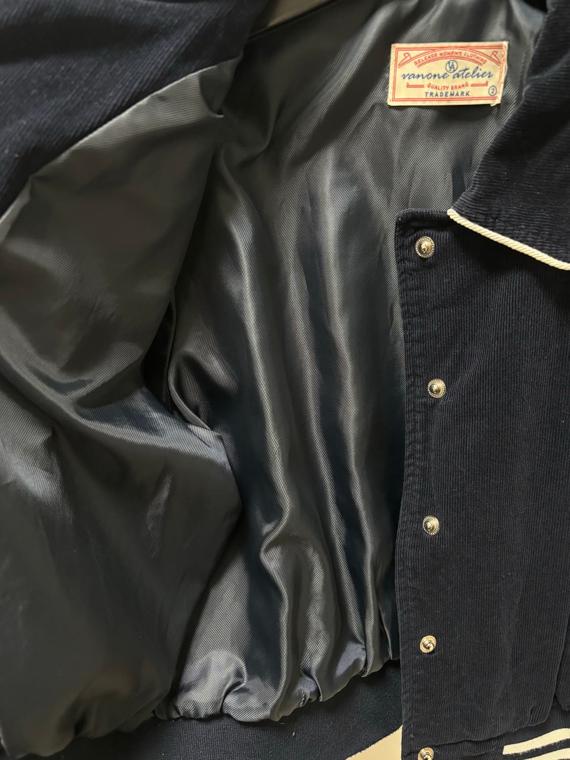 반원아뜰리에 바시티 판매합니다 상품이미지2