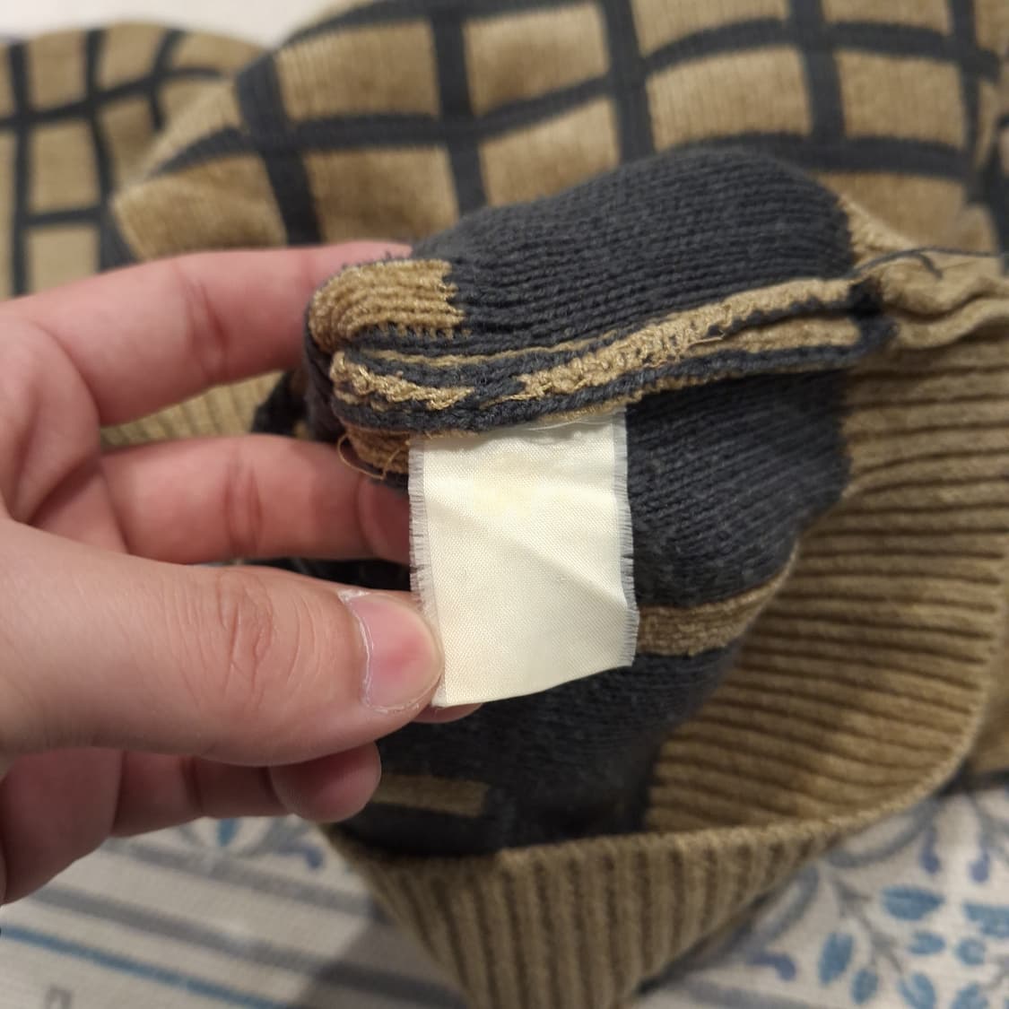 BILLY 베이지 그레이 스퀘어 패턴 아메카지 라운드넥 니트 L 상품이미지9