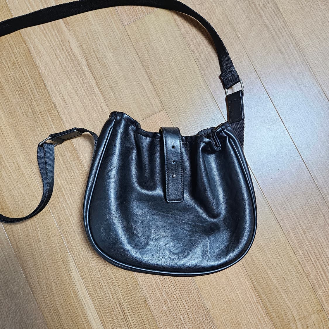 해칭룸 레더 웨이비백 미니 상품이미지1